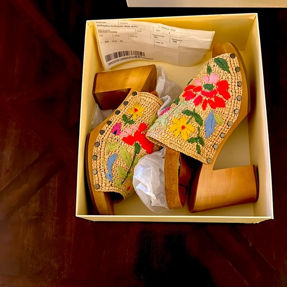 Sezane Shoes - Sézane clogs Raphia Flueri BNWT💐💐💐💐